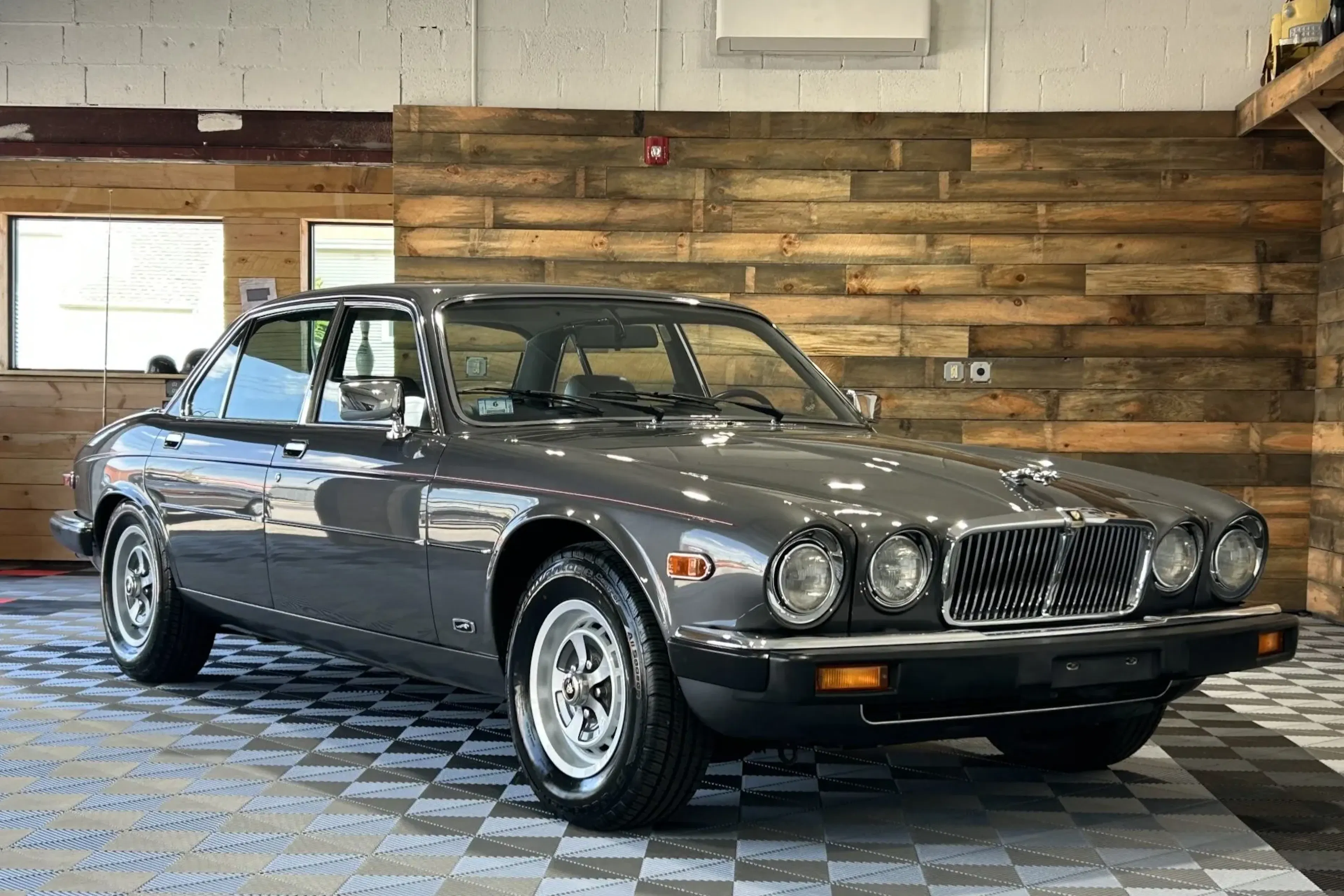 1983 Jaguar XJ6 Base | Hagerty Valuation Tools®